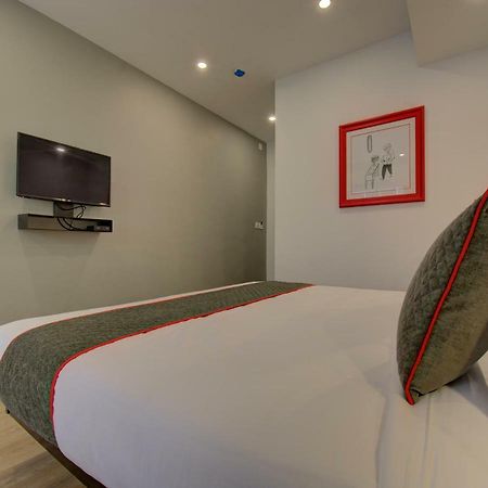 Oyo Townhouse 150 Shreyas Colony Hotel Ahmedabad Exterior photo