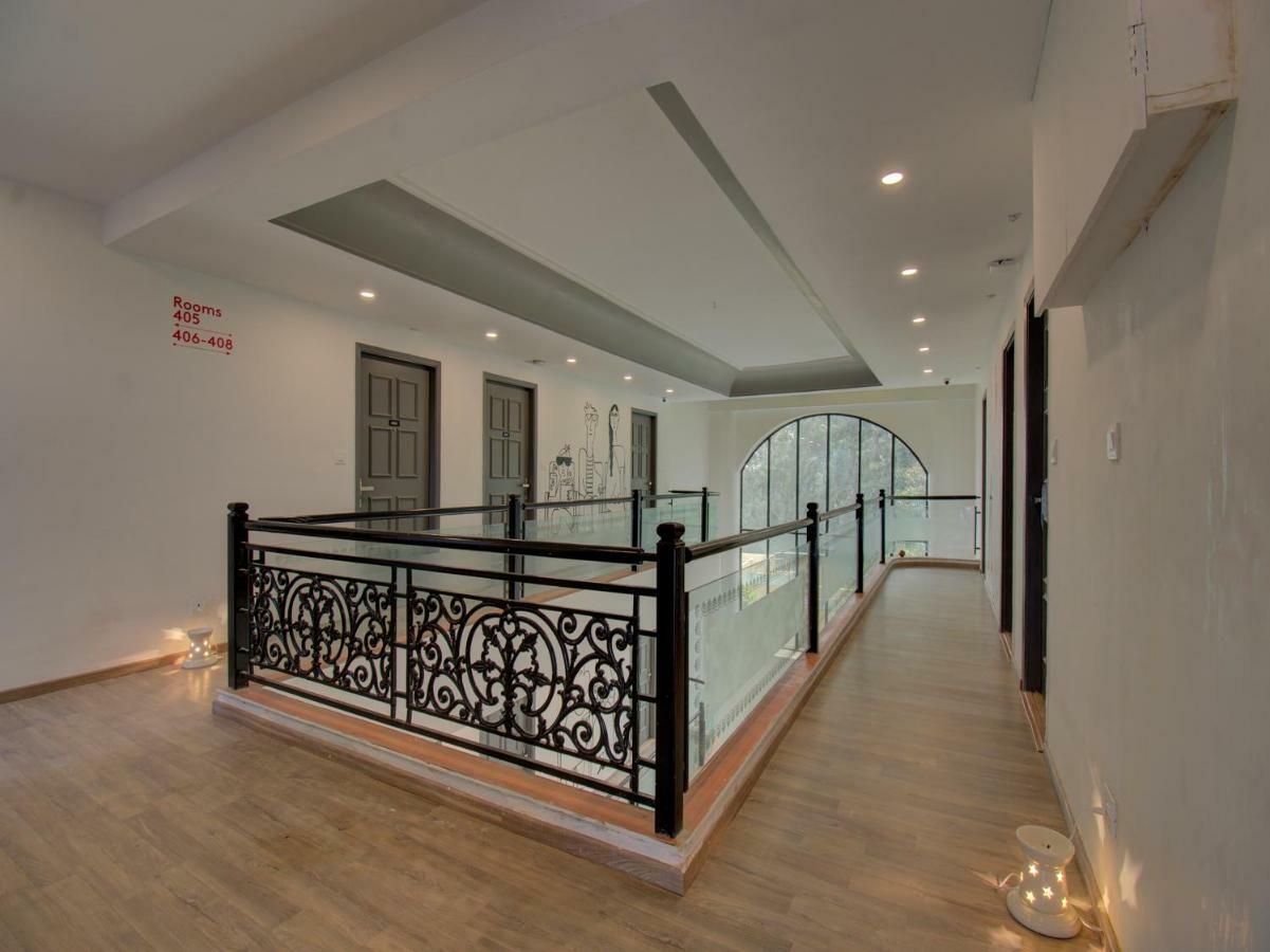 Oyo Townhouse 150 Shreyas Colony Hotel Ahmedabad Exterior photo