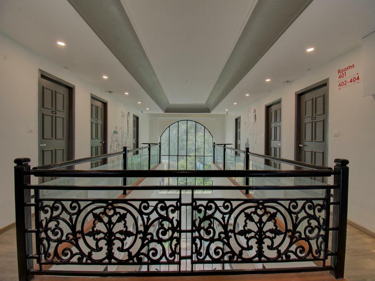 Oyo Townhouse 150 Shreyas Colony Hotel Ahmedabad Exterior photo