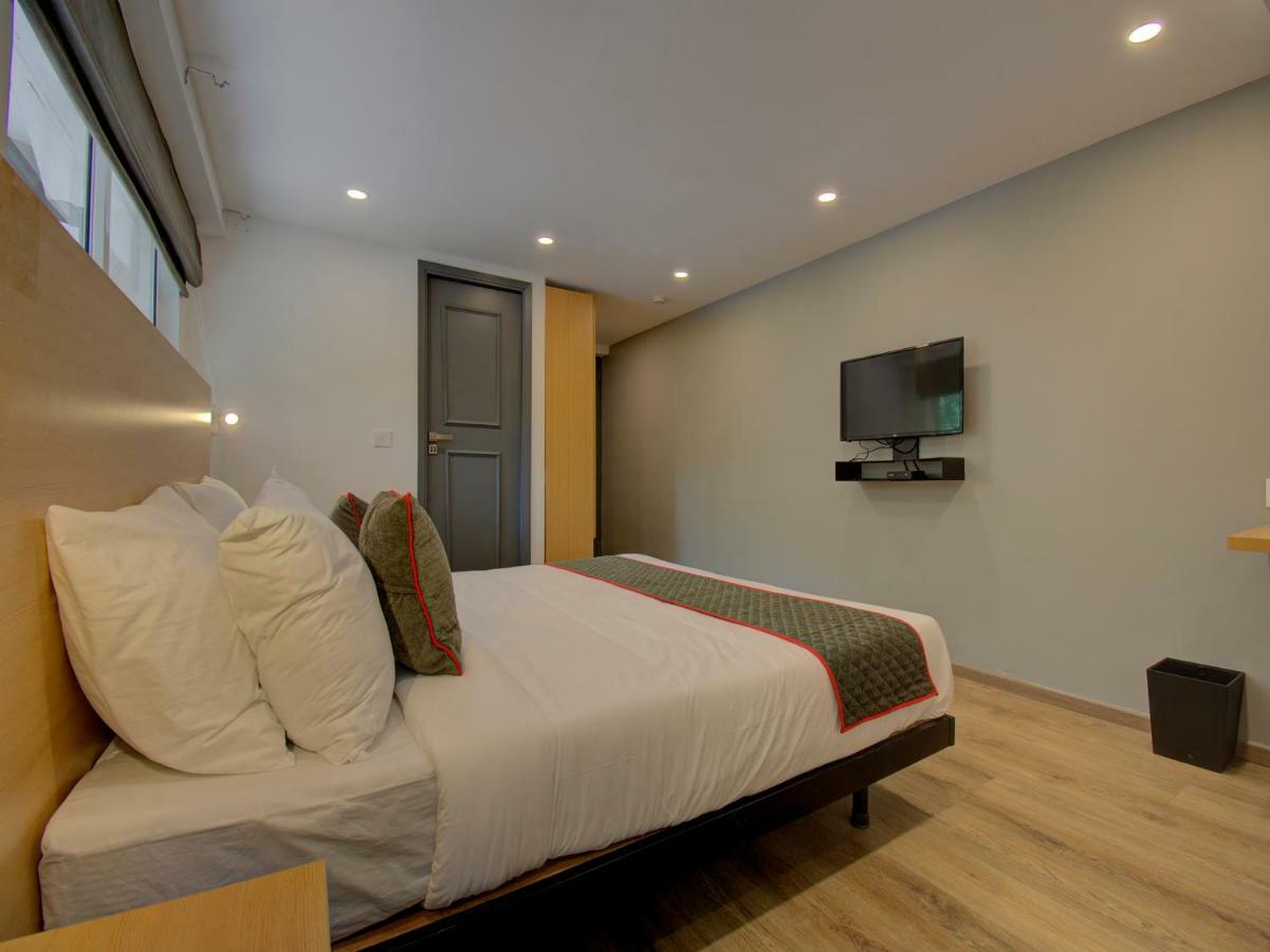 Oyo Townhouse 150 Shreyas Colony Hotel Ahmedabad Exterior photo