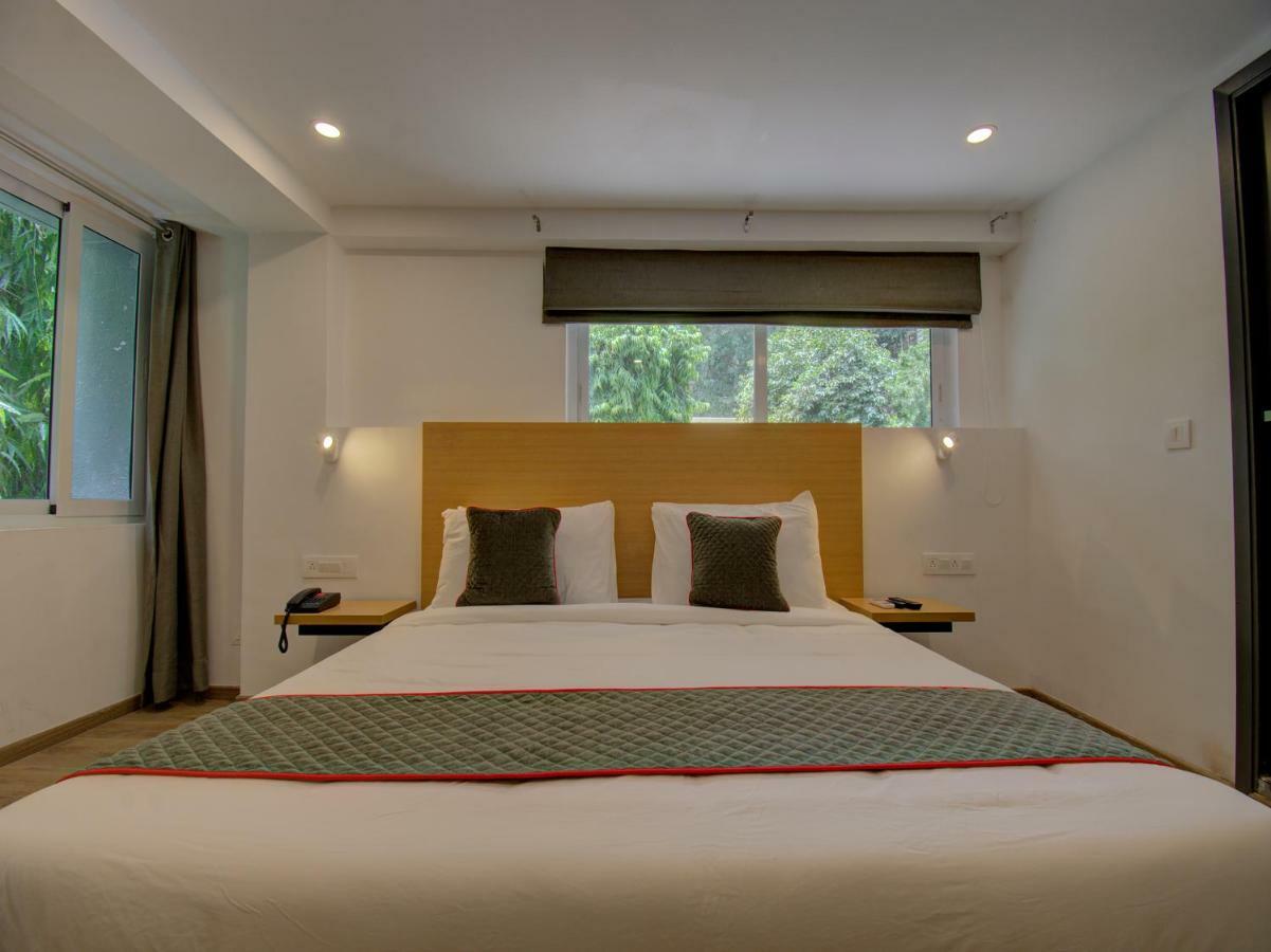 Oyo Townhouse 150 Shreyas Colony Hotel Ahmedabad Exterior photo