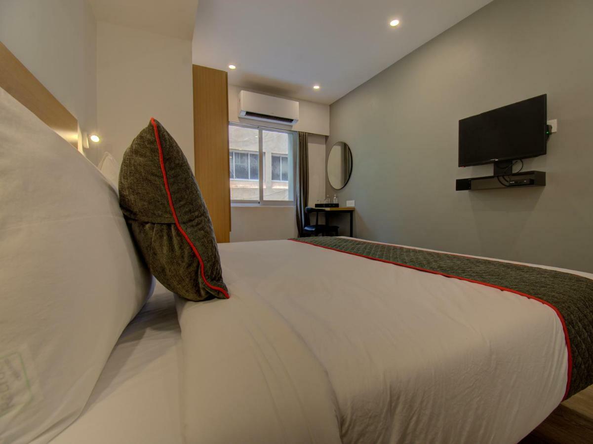 Oyo Townhouse 150 Shreyas Colony Hotel Ahmedabad Exterior photo